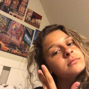 Meet your Posher, Alyssa